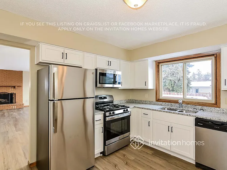 7818 Hampshire Cir N — Photo 7