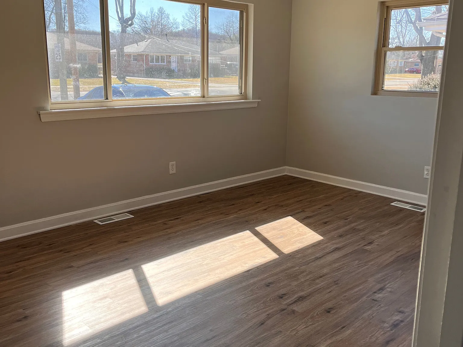 3 bed, 1025 sqft, $1,450 — Photo 4