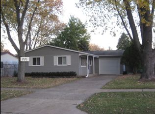 36647 N Streamwood Dr, Gurnee, IL 60031