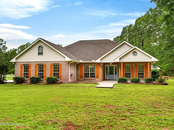17 J M Carnell Rd, Poplarville, MS 39470