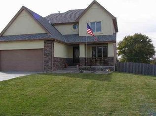 680 N 6th St, Springfield, NE 68059