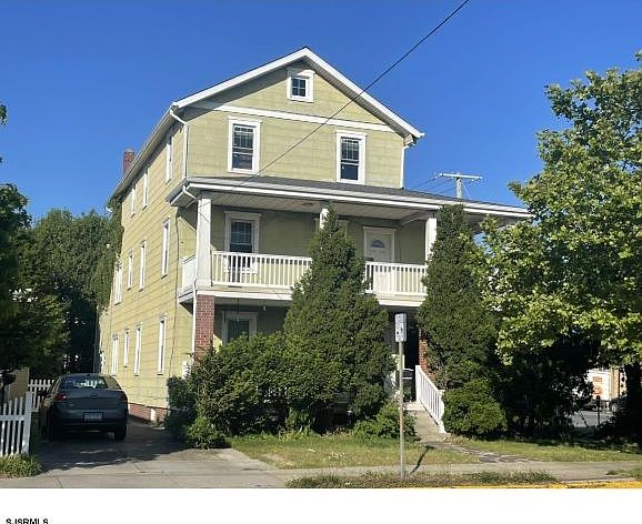 1st image of 300 10th St
