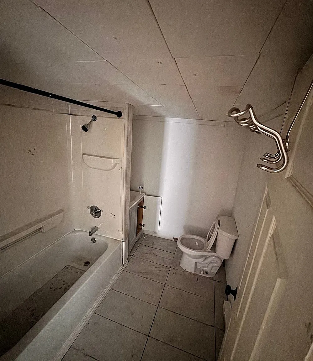 3 bed, 1.0 bath, 1100 sqft, $950 — Photo 2