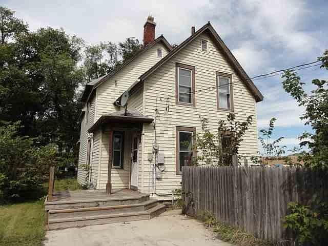2nd image of 303 12th St S