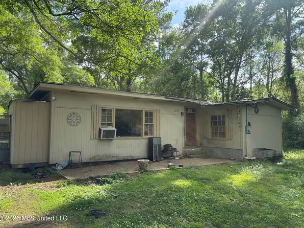 26 Longino Rd, Hattiesburg, MS 39401