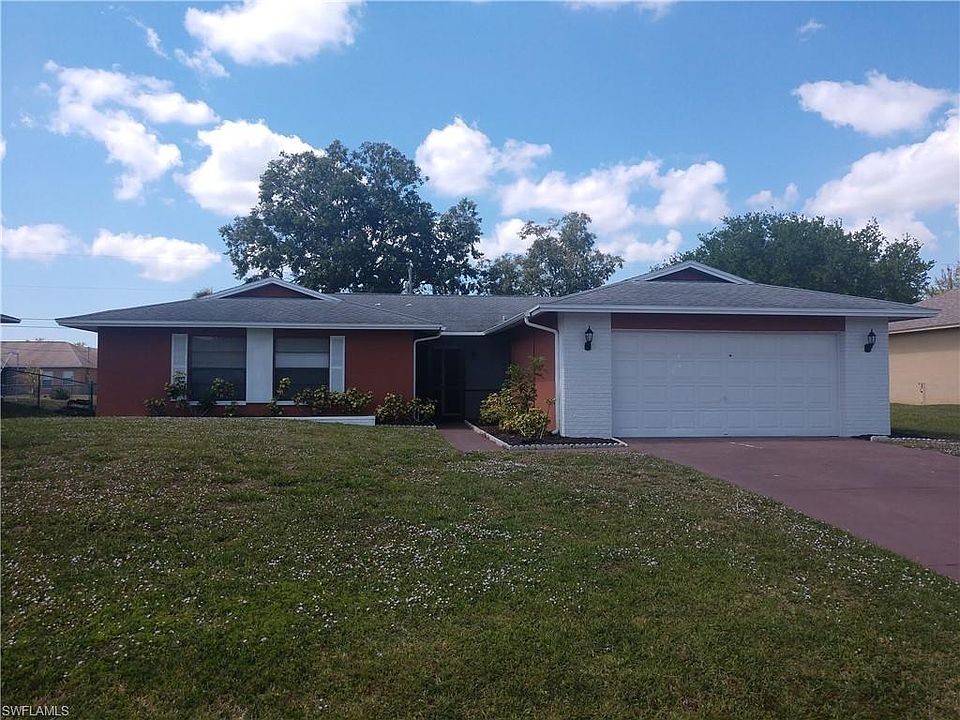 1st image of 832 SE 5th Pl