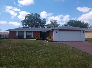832 SE 5th Pl, Cape Coral, FL 33990