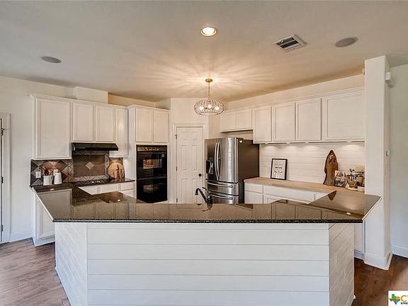 3rd image of 343 Summer Glen Ln