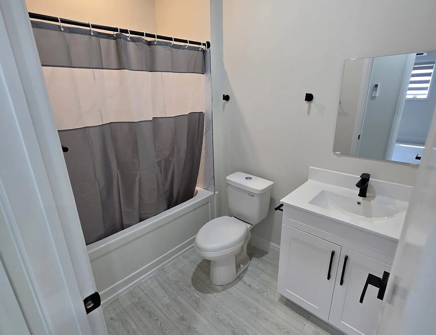 1 bed, $1,700 — Photo 4
