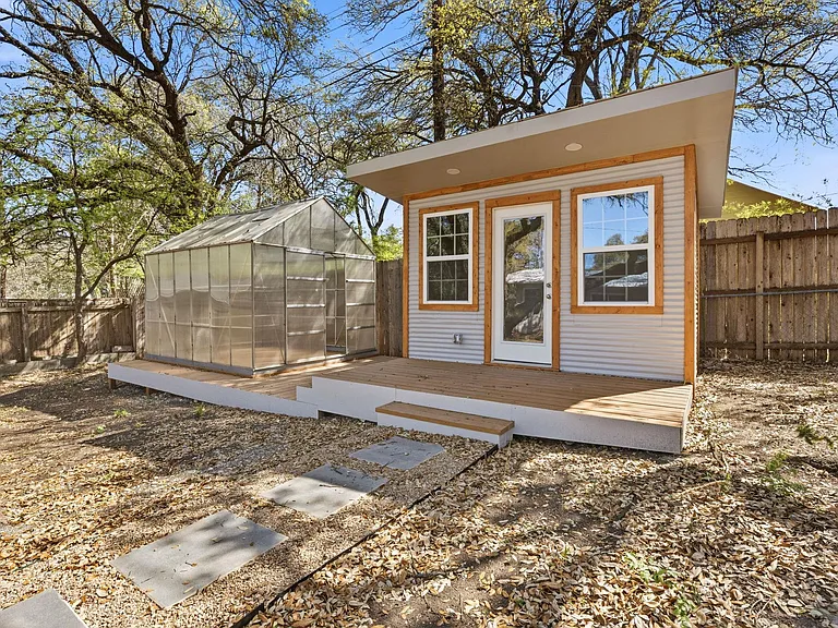11805 Pollyanna Ave — Photo 24