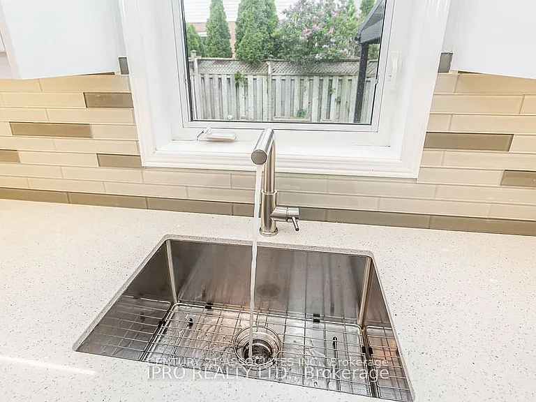 2410 Emerson Dr — Photo 11