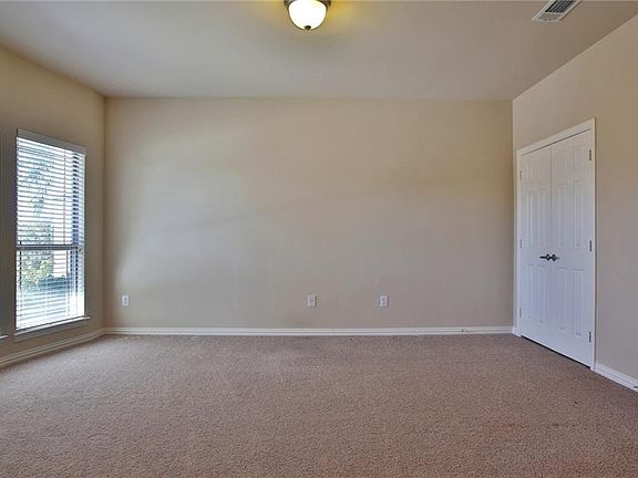 5th image of 1873 Huron Dr