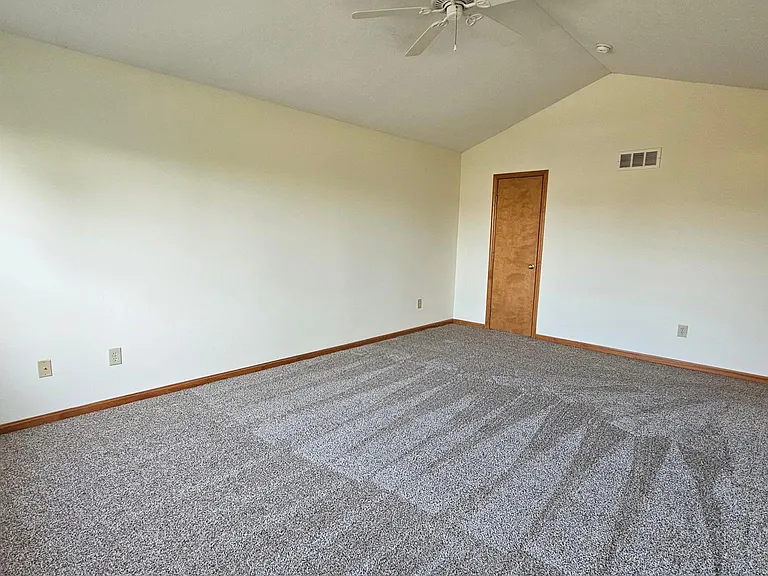 4466 Edgarton Dr — Photo 18