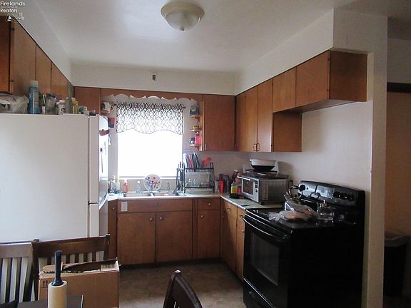4th image of 409 Vine St