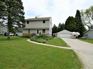 204 S Highland Ave, Thiensville, WI 53092