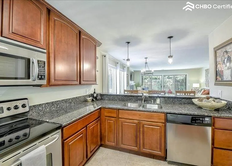 3911 Hills Ct — Photo 8