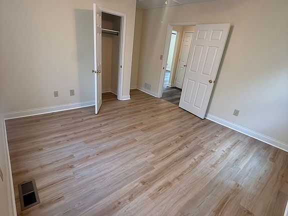4th image of 624 Addison Ave