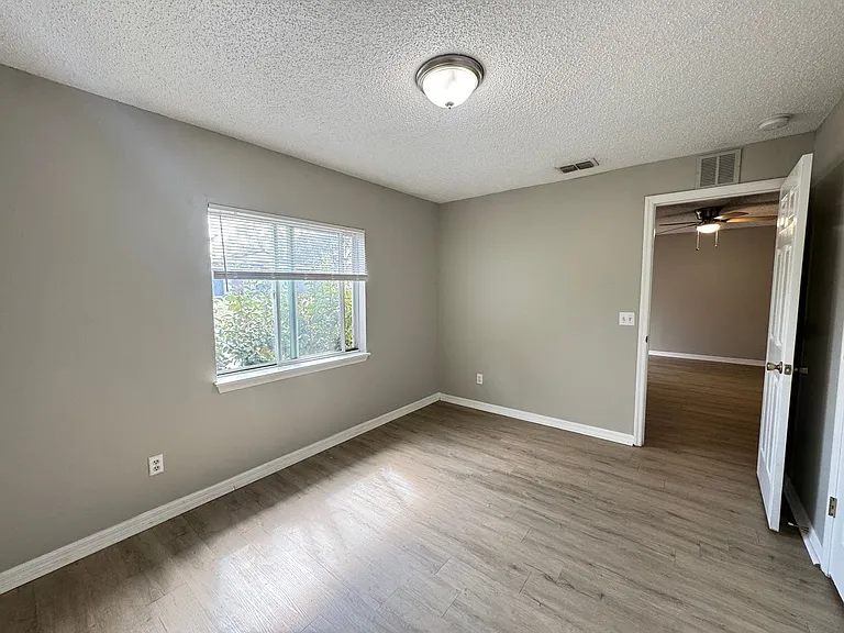 817 Eastern Ave — Photo 14