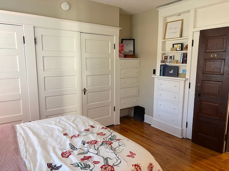 15 12th Ave NW #3 — Photo 3