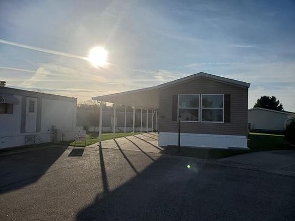 3rd image of 464 Oak Lawn Dr