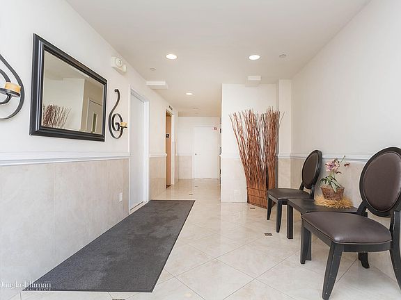 3rd image of 3063 38th St Ste A