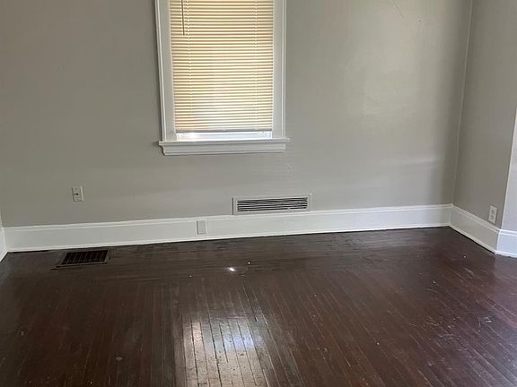 4th image of 1125 Grand Ave