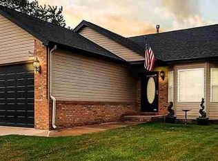 34415 Hardy St, Clinton Township, MI 48035