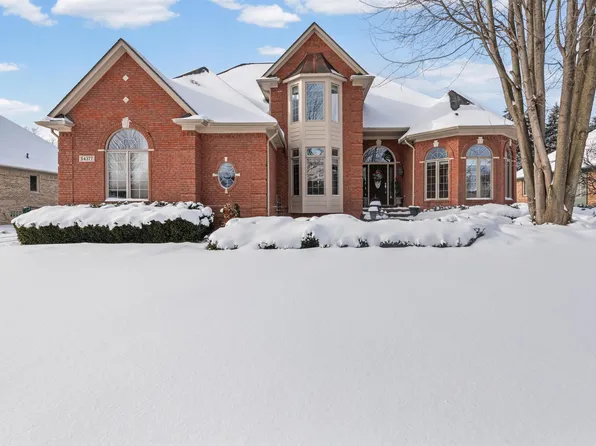 54377 Preston Pines Ln, Shelby Township, MI 48315