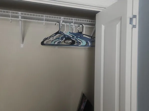 2098 Dempster Dr, Coralville, IA 52241