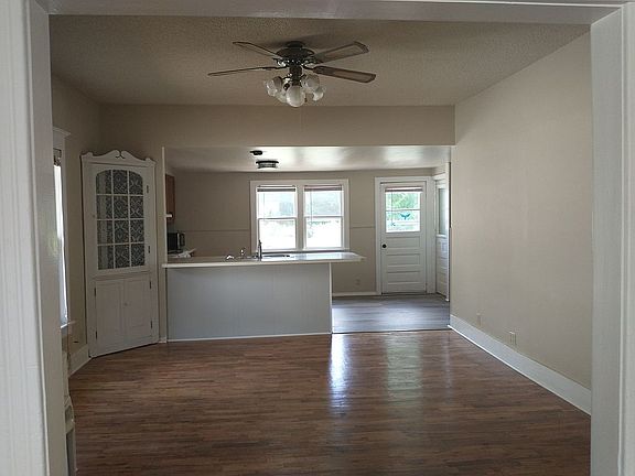 3rd image of 1004 N Centennial St
