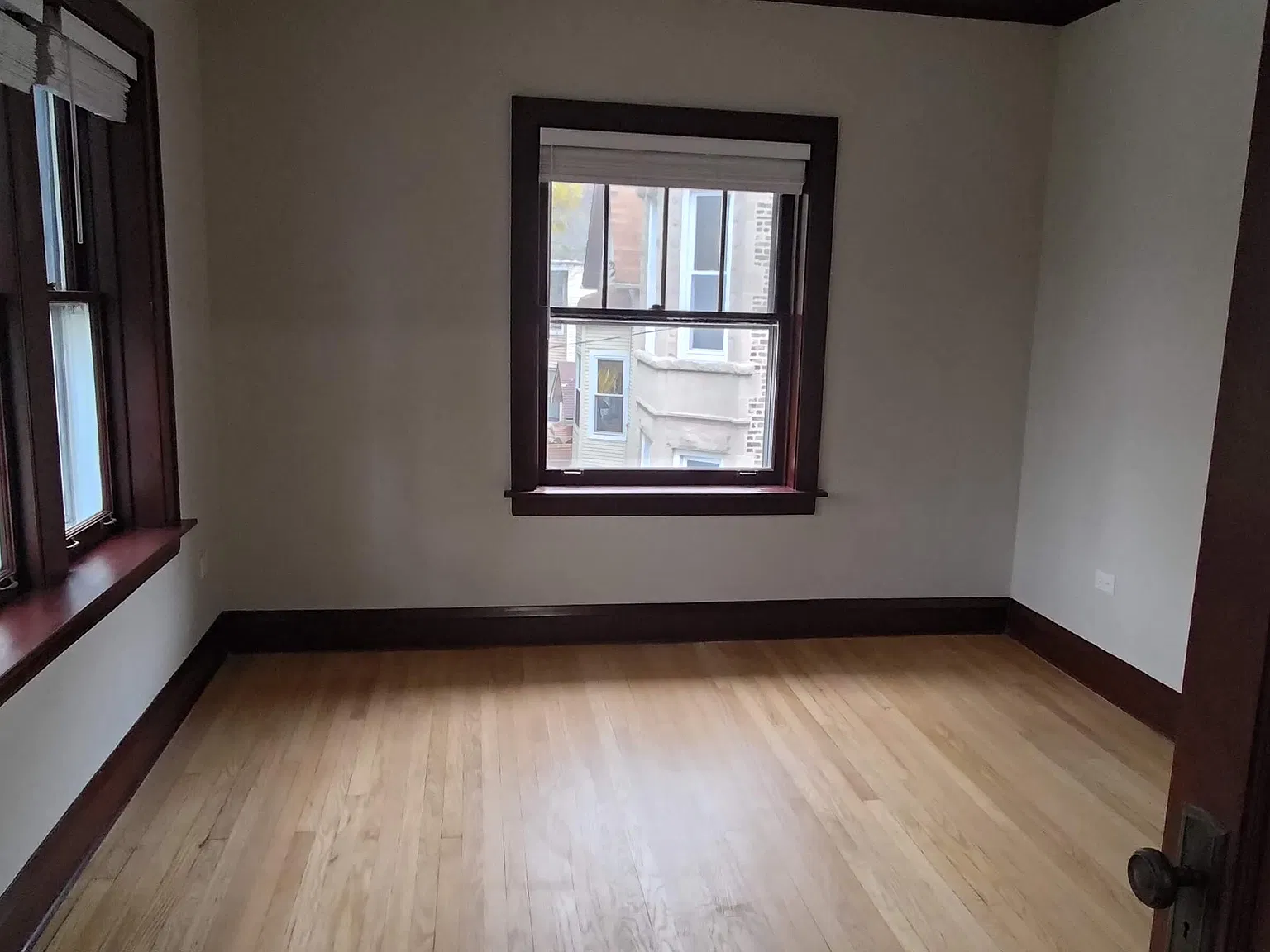 2 bed, 1000 sqft, $2,200 — Photo 4