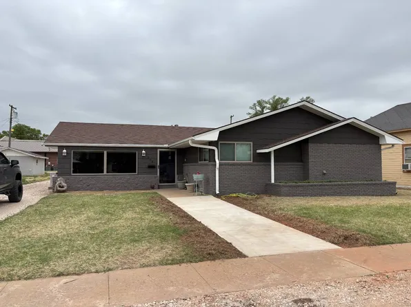 909 Barnes Ave, Alva, OK 73717