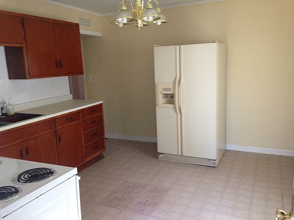 3rd image of 954 E Market St