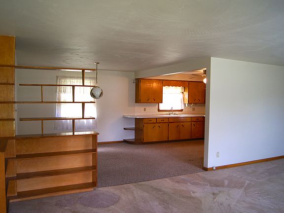 3rd image of 1086 Eaton Street