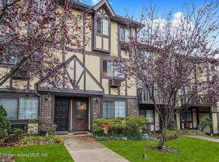 22A Elmwood Park Dr, Staten Island, NY 10314