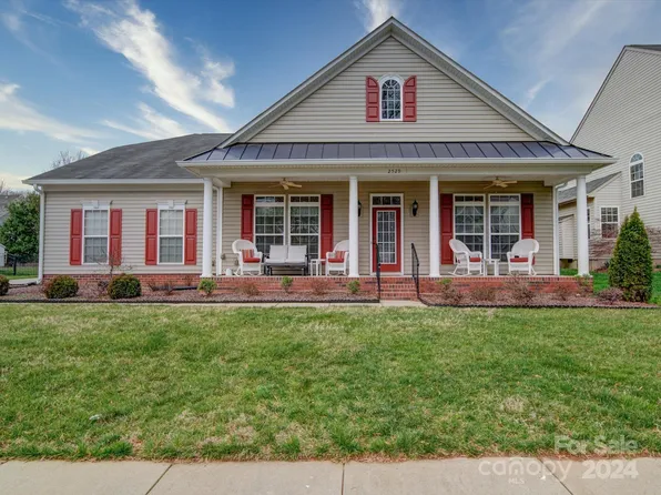 2529 Scarlet Oak Dr, Gastonia, NC 28056