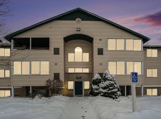 5877 Crosswinds Dr UNIT 14, Norton Shores, MI 49444