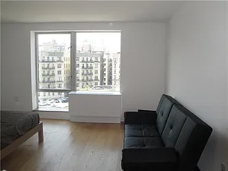 Rented by R New York
