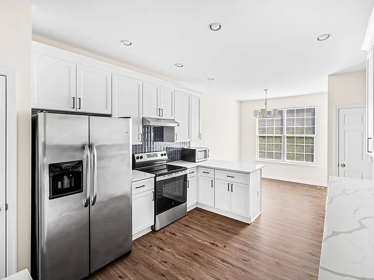 2902 Jessica Ct — Photo 9