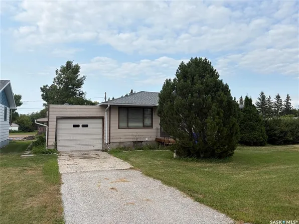 415 Saskatchewan AVENUE, Foam Lake, SK S0A 1A0