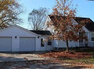 727 S Dousman Rd, Summit, WI 53066