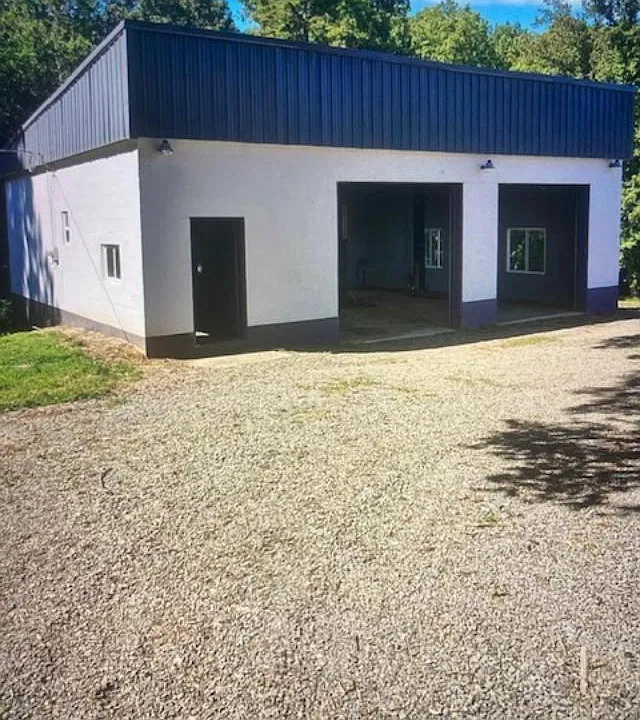 7600 Service Rd