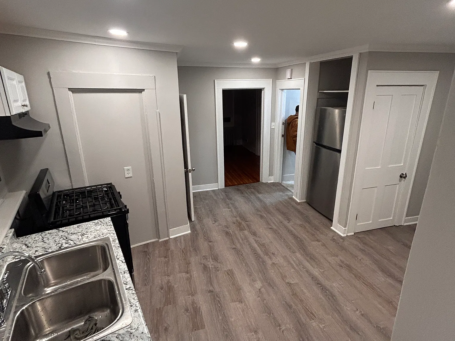 5 bed, 1200 sqft, $2,000 — Photo 3