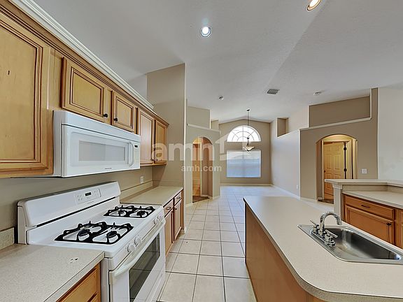 4th image of 7114 Colonial Lake Dr