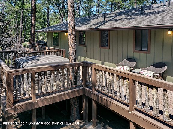 3rd image of 123 Broadmoor Dr