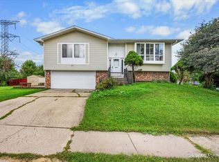 401 Longford Dr, Elgin, IL 60120