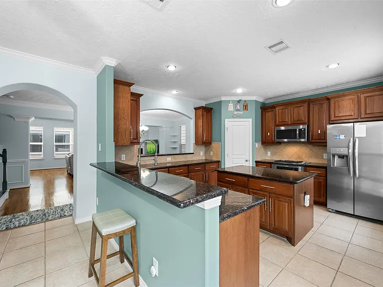 3410 Skyline Village Dr — Photo 21