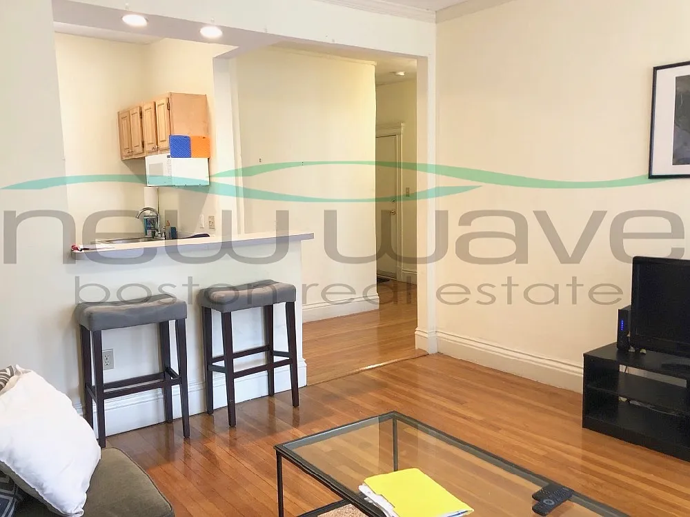 2 bed, 750 sqft, $3,700 — Photo 2
