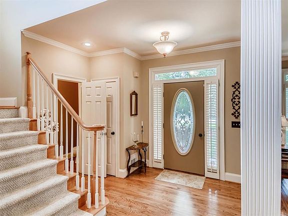 4th image of 1606 Oleander Dr