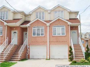 15 Carmella Ct, Staten Island, NY 10306